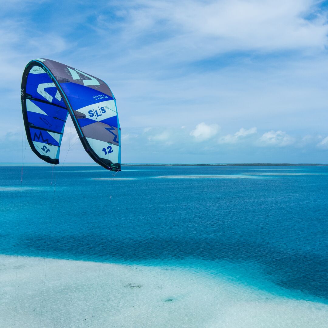 AILE DE KITESURF ELEVEIGHT RS V8 2024